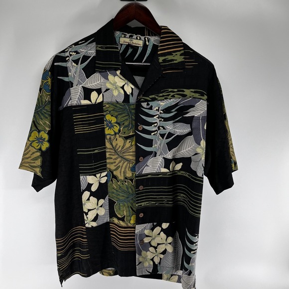 Tommy Bahama Other - Tommy Bahama 100% Silk Hawaiian Shirt Size- M Short Sleeve